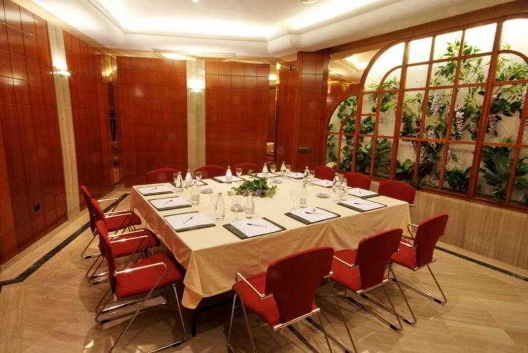 America Hotel 4*